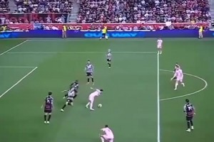 一切都是伏笔？世界杯名场面：亨特拉尔孤独的庆祝！