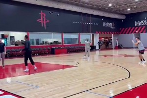 投篮天赋是真好！谢泼德训练都是三分线外一步练投篮啊！