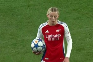 众星闪耀！AC米兰球员的标志性技术时刻！谁是你最爱的米兰球员？