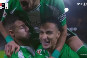 圆神攻破巴萨！安东尼门前转身打门得手！贝蒂斯1-0领先巴萨！