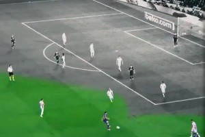 逐渐点亮球场！名场面：当年苏牙的神仙脚后跟进球是怎么诞生的？