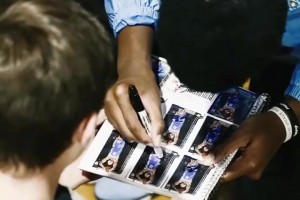 超雄烤鸡！名场面：凯尔登约翰逊看比赛一激动把电视干废了！