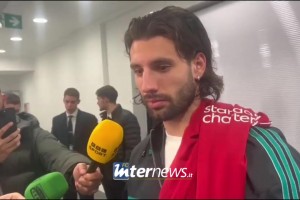 记者：索博你对点球怎么看？国米球迷很生气索博：找裁判去~