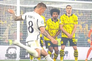 两三脚传递便能打穿对手防线！网友：这才是我们印象中的利物浦！