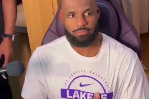 詹姆斯：不能在12月就谈论在季后赛做到什么！这对篮球之神不敬