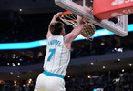 哈登：克尼佩尔确实有两把刷子他不仅投篮准&还能突破冲筐