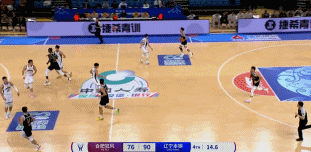 势大力沉！麦考伊篮下接球暴起力压付豪单臂隔扣