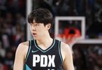 青岛媒体：杨瀚森的确没有达到NBA先发中锋水平但其进步有目共睹